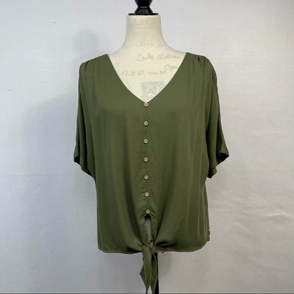 HARPER by Francesca’s Tie Front Top - Large - Picture 8 of 16